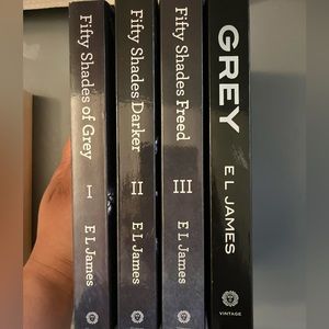 50 shades of Grey and Twilight books